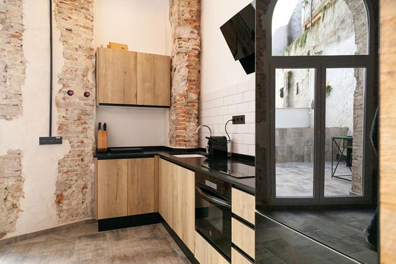 Apartamentos Bocairenthomes, En Pleno Centro De Bocairent, Con Pequena Piscina Y Parking Privado Exterior foto