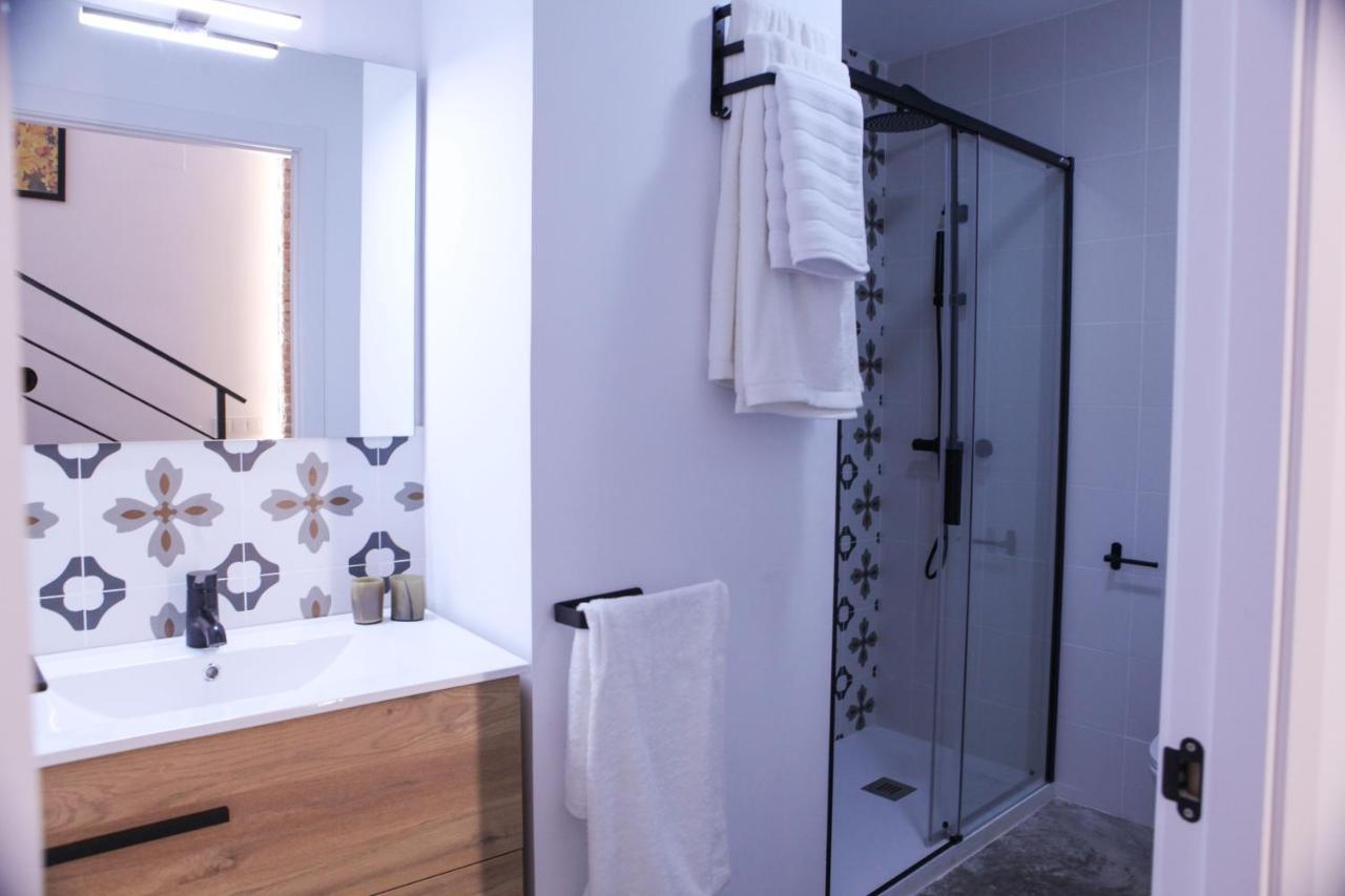 Apartamentos Bocairenthomes, En Pleno Centro De Bocairent, Con Pequena Piscina Y Parking Privado Exterior foto
