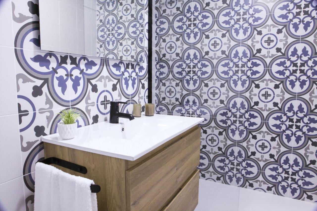 Apartamentos Bocairenthomes, En Pleno Centro De Bocairent, Con Pequena Piscina Y Parking Privado Exterior foto