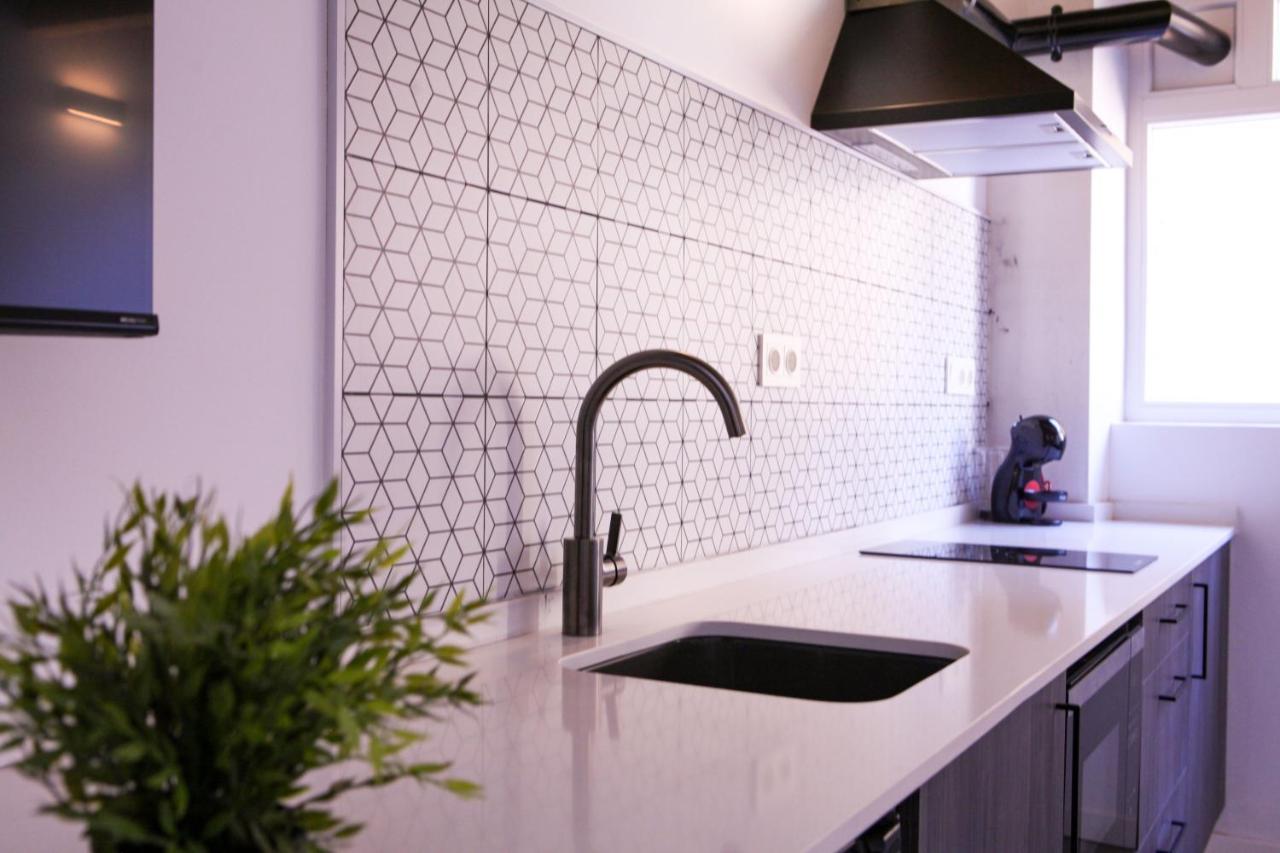 Apartamentos Bocairenthomes, En Pleno Centro De Bocairent, Con Pequena Piscina Y Parking Privado Exterior foto