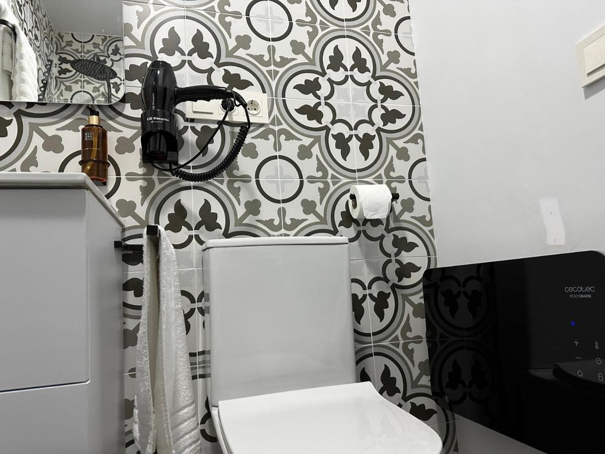 Apartamentos Bocairenthomes, En Pleno Centro De Bocairent, Con Pequena Piscina Y Parking Privado Exterior foto